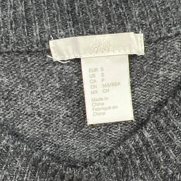 H&M Penguin Sequined Sweater - Picture 3 of 4